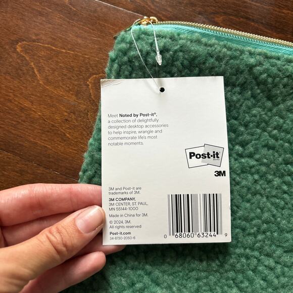 NEW Noted By Post It Laptop Pouch Case Cover Green Fuzzy Zipper 10 in x 15 in - Picture 3 of 6